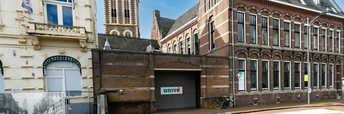Gevel Univé winkel hypotheekadviseur in Kampen